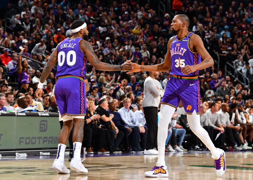 头上佩戴了 头上佩戴了